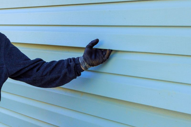 Expert Vinyl Siding Repair